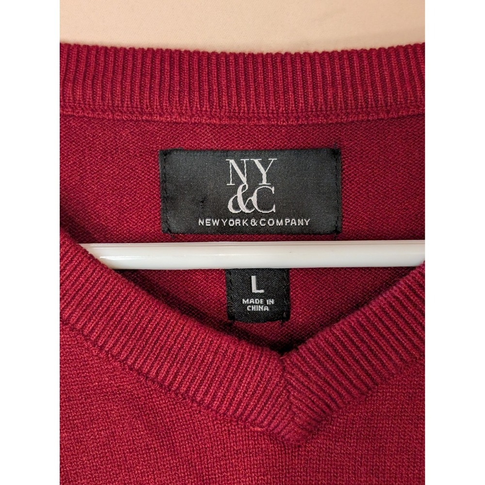 NEW YORK & COMPANY Red V-Neck Sweater Size L Long Sleeve Knit Pullover - Picture 3 of 3